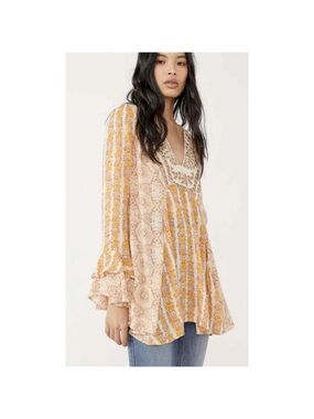 Free People “ Falling Into You” Tunic in Natural Colorway. Size Medium